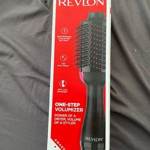 Revlon blowout brush / volumizer dryer brush